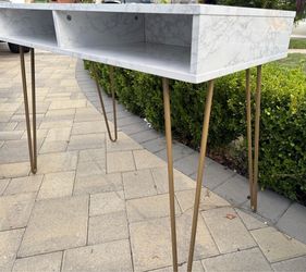 White Modern Desk