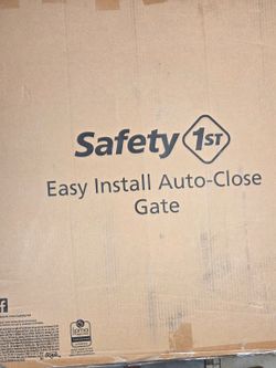 Safety 1st Easy Install Auto-Close Baby/Pet Gate #3261L UP1