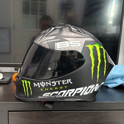 Scorpion Monster Helmet Size M