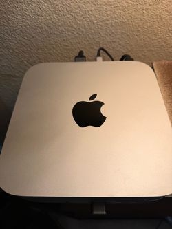 Mac Mini M2 w Hub dock