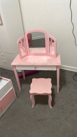 Kids vanity