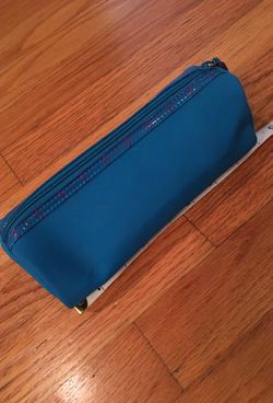 Makeup Bag 7 1/2"x 3"x3"