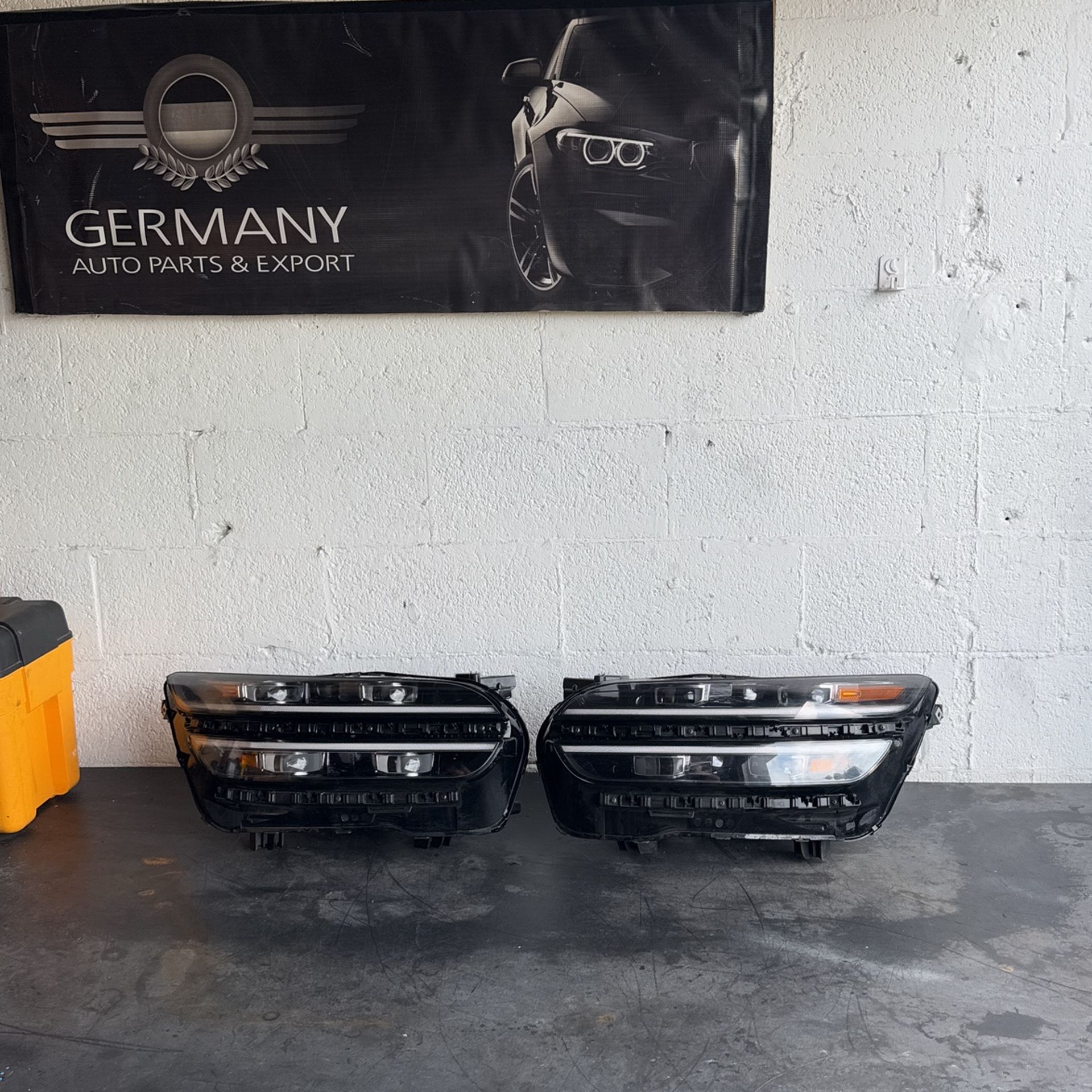 Genesis GV 70 Headlamps Rh&Lh 2023 Oem