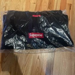 Supreme Box Logo Crewneck Sweatshirt Black. Sz. Medium.  Brand New. Factory Sealed 