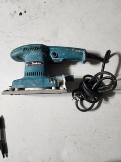 Makita 1/3 Finishing Sander