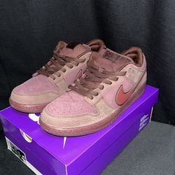 Nike SB Dunk Low Burgundy Crush