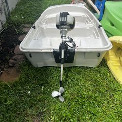 10’ Sun Dolphin And Motor 