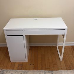 Beautiful white computer table used only two months