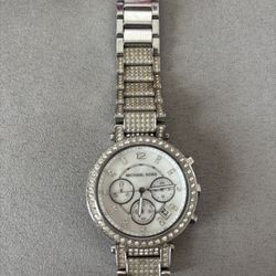 Michael Kors Women’s Watch. (Needs Battery)