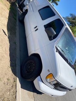 2000 Ford E-150