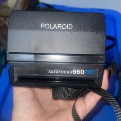 Antique Polaroid Sun 660 Autofocus SE Instant Film Camera