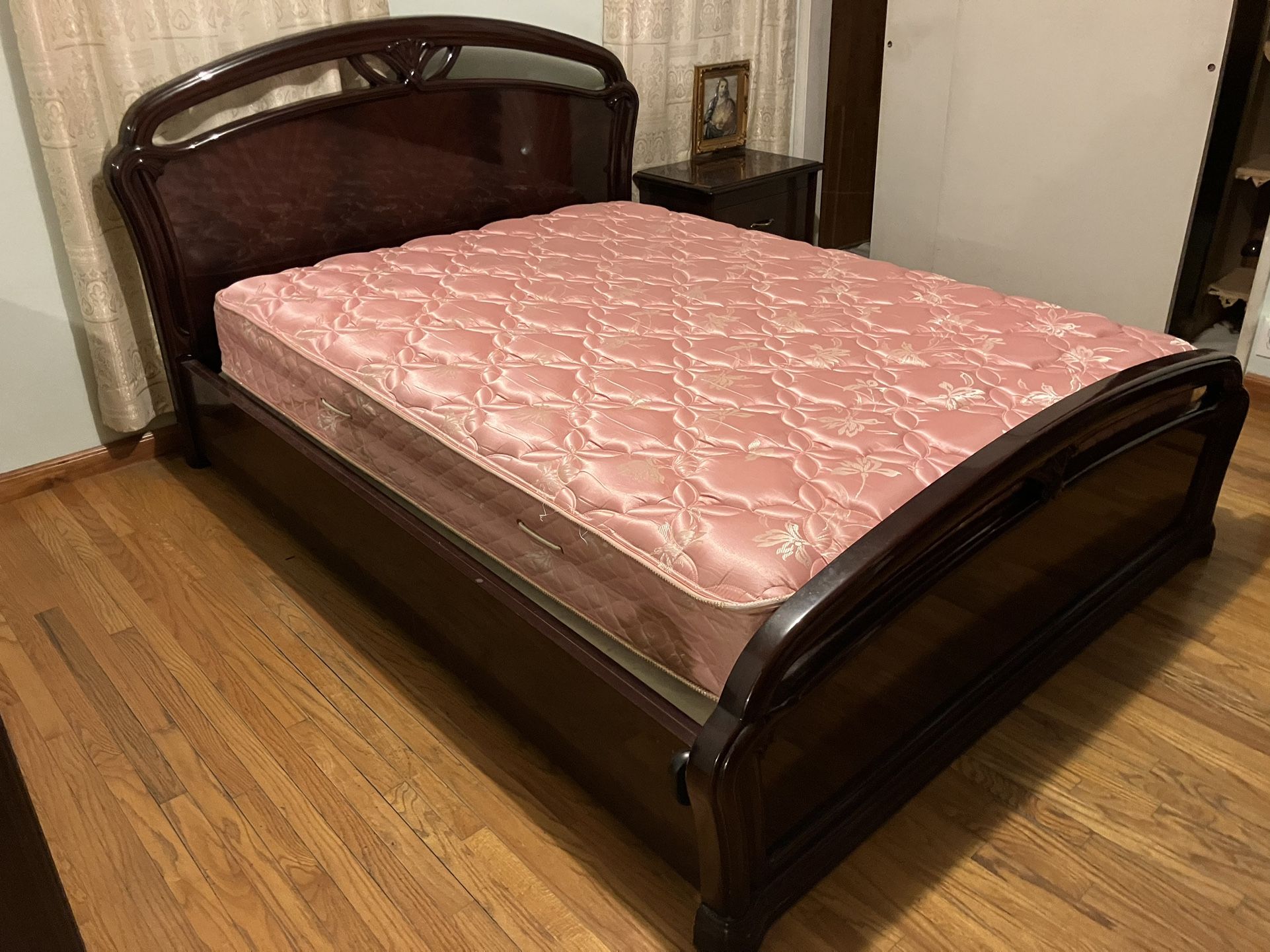 Bedroom Set, Complete WITH MATTRESS INCLUDED