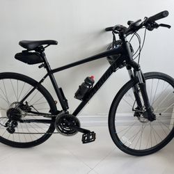 Specialized Hybrid Bike in Excellent Condition – Ready to Ride!