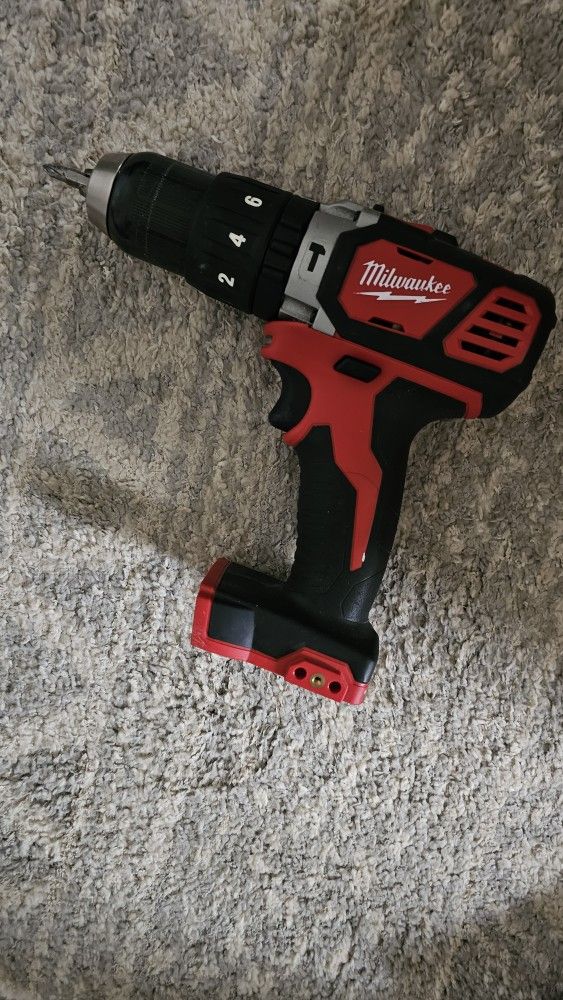 Milwaukee M18 Compact 1/2" Hammer Drill/Driver
