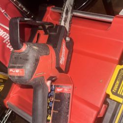 Milwuakee M18 FUEL Hatchet (Mini ChainSaw)