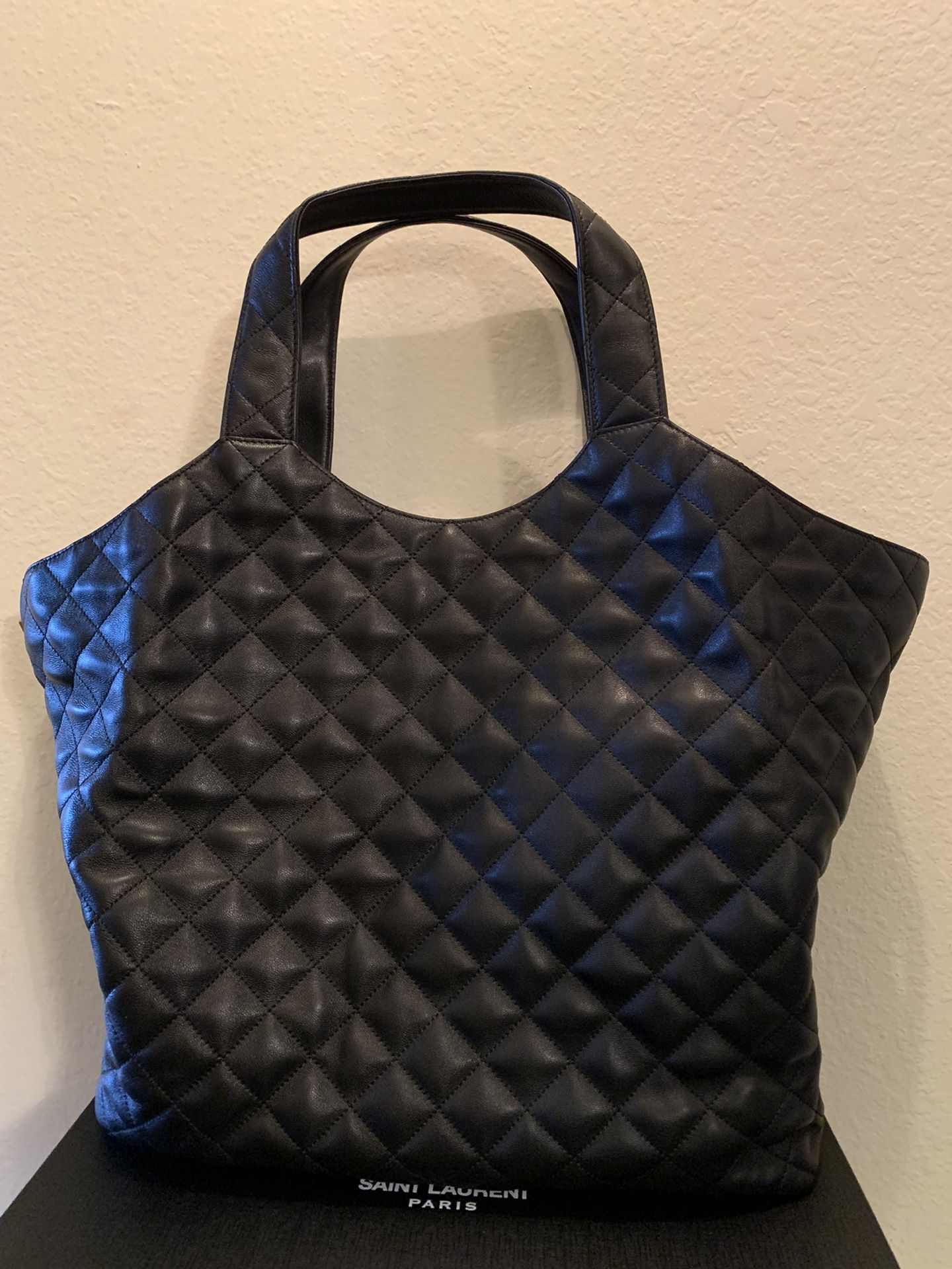 Icare Maxi Shopping Bag for Sale in Corona, CA - OfferUp