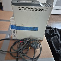 Xbox 360 - Has cooling fan, Missing power cable.