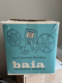 Og vintage Baia Reviewer Mark II USuper 8 Live Action Movie Film Editor bulb comes on. Apex