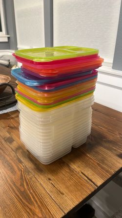 14 plastic bento boxes