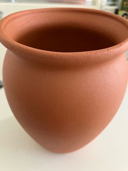 Clay flower vase pot Brand new