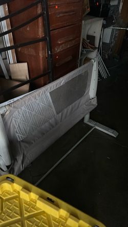 Children’s bed rail