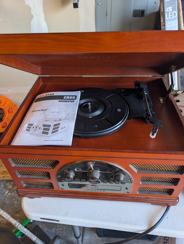 Record Player Radio CD Tape Combo Crosley