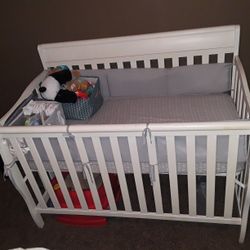Baby crib, perfect condition