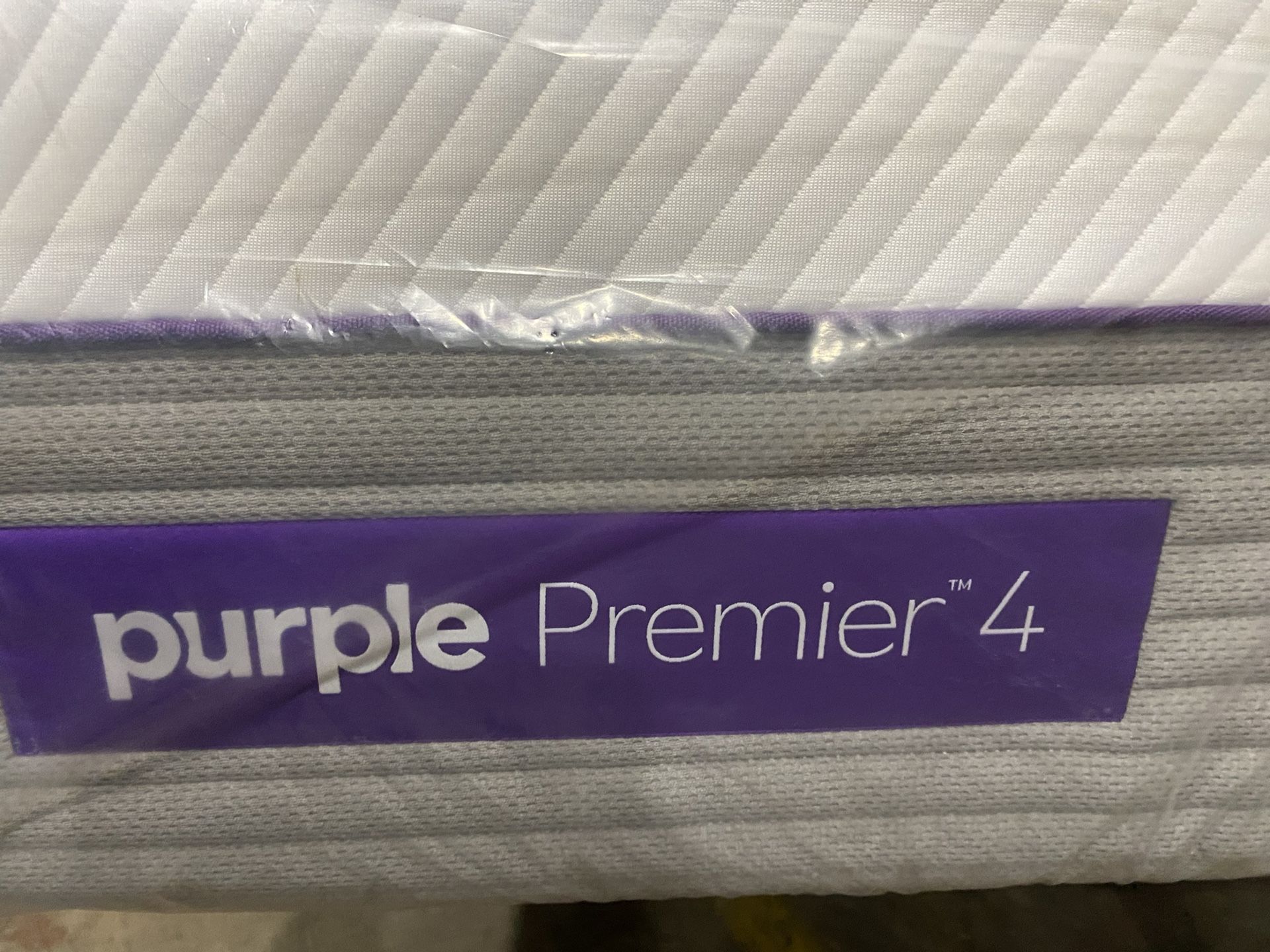 Mattresss Purple 4 Queen Size Brand New