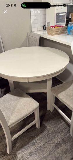 Round White Dining Table with Chairs