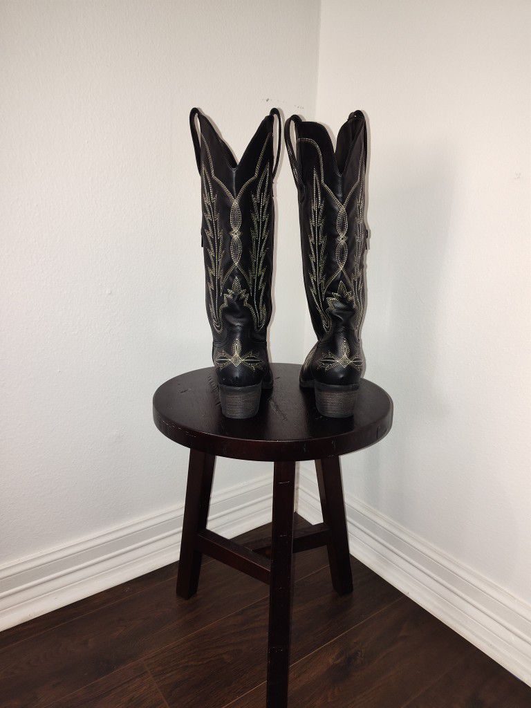 Vodvod Woman's Black Cowboy Boots! 