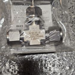 HY-LOK Compression Needle Valve 1/2"