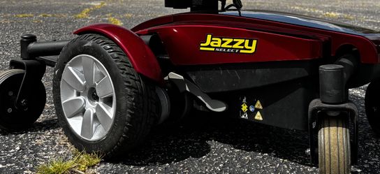 Jazzy Power Chair With Elevated Seat