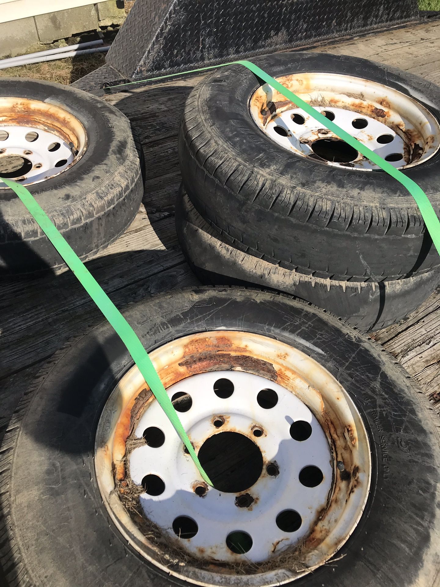 Trailer rims and tire (3)
