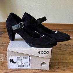 Women’s Black Suede ECCO Mary Jane Pumps