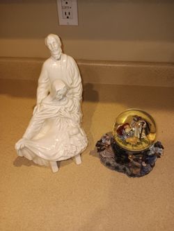 Nativity & Water Globe Music Box