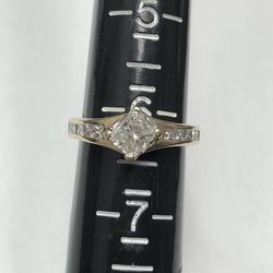 18K Yellow Gold Diamond Ring