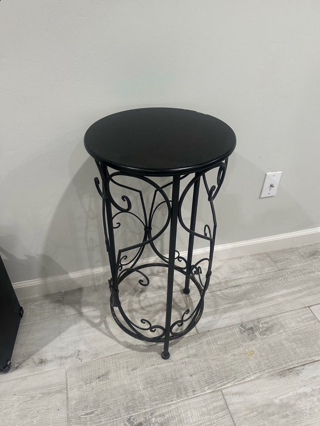 Table stand $20