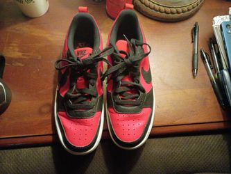 Boys Nike Size Y6