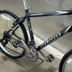 26 “Giant Dx Bike