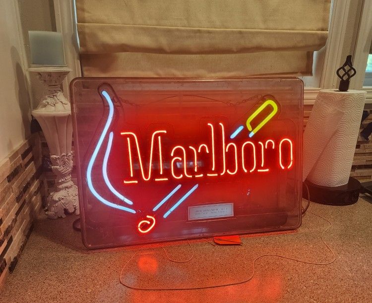 VINTAGE RARE EVERRITE 1997 Marlboro Cigarettes Neon Sign BEHIND PLEXIGLAS 21" by 15"