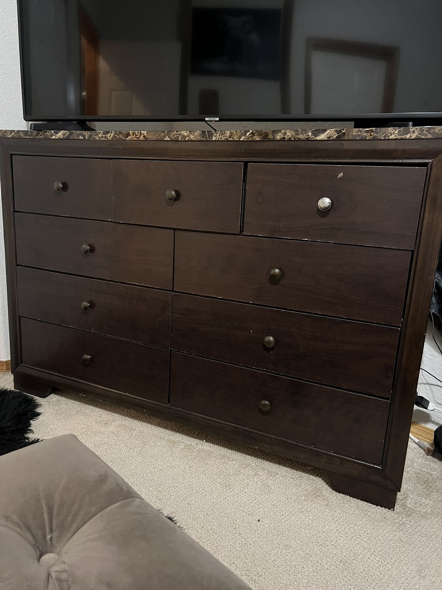 Dresser