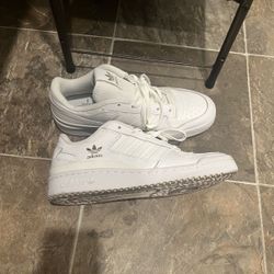 ADIDAS FORUM LOW TRAINERS Size 10