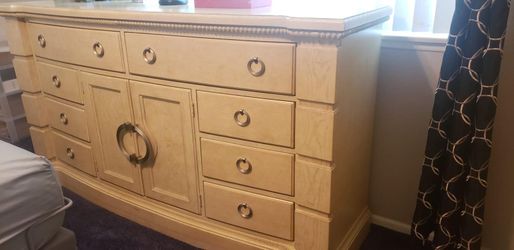 Almost free  bed dresser !
