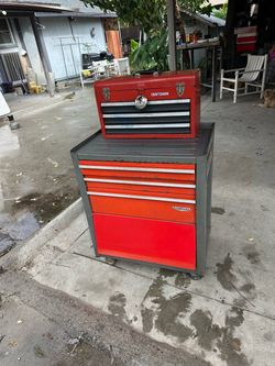 Craftsman rolling tool box