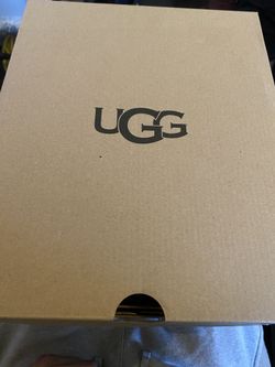 Kids Size 5 Uggs Never Worn