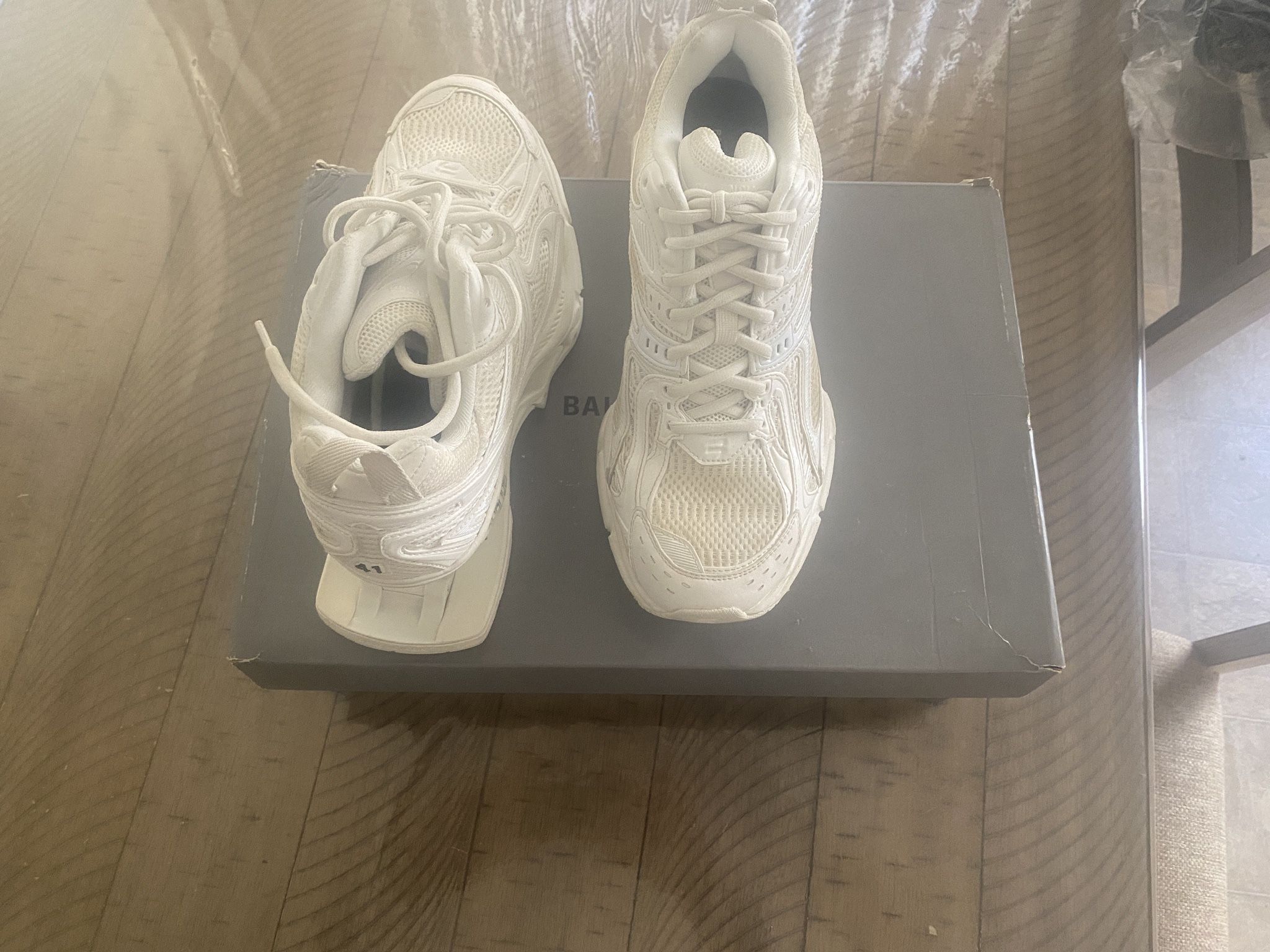 BALENCIAGA