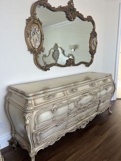 Antique Bedroom Set French Provincial