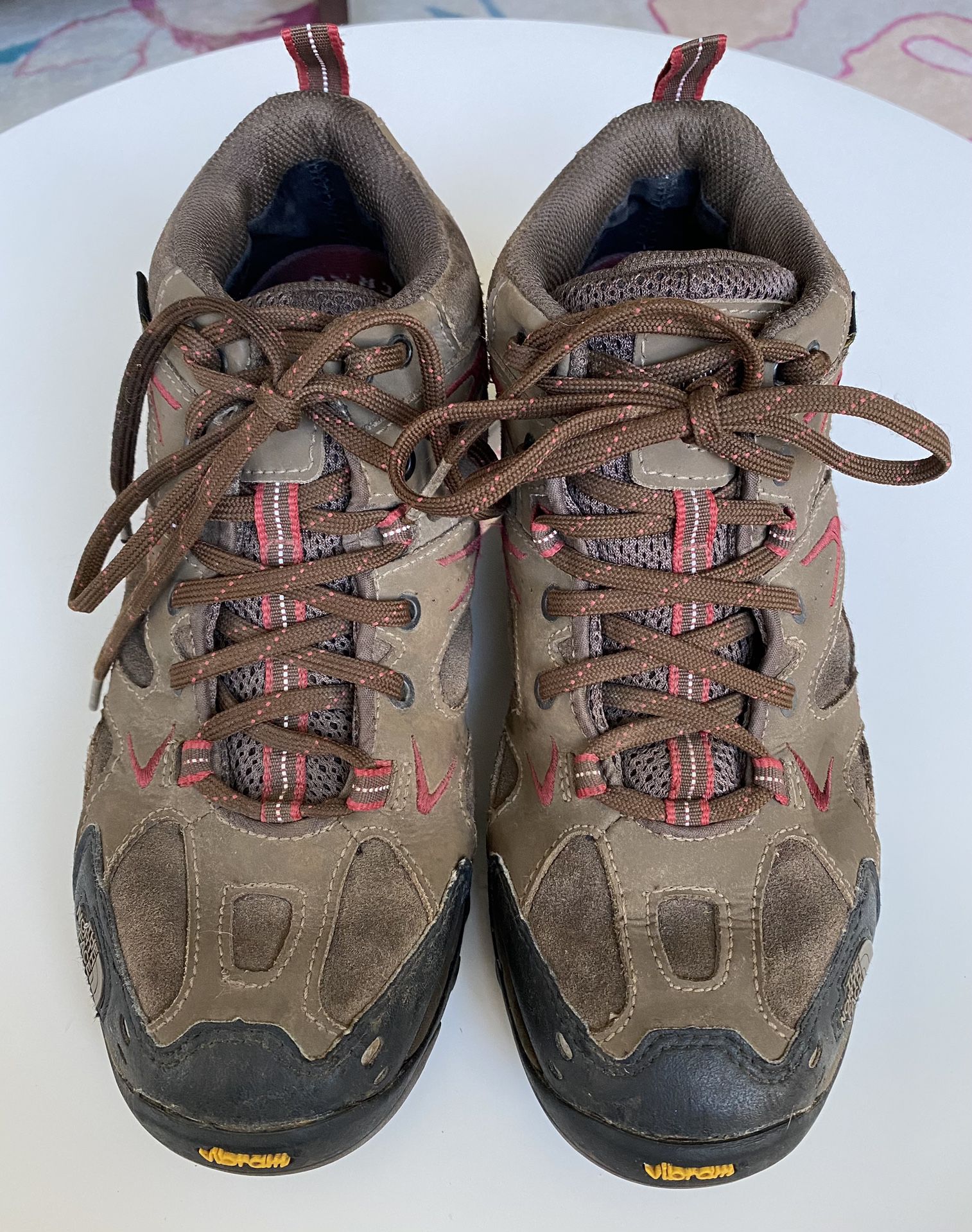 Men’s Size 7.5 The North Face Gortex Mid Hiking Boots 🥾
