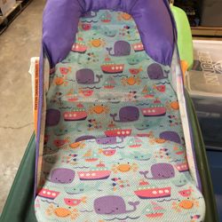 Summer Infant Deluxe Baby Bather - hardly used
