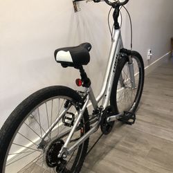 Women’s Trek Step Thru Hybrid Trails Leisure Fun Tuned Ready/Ride 